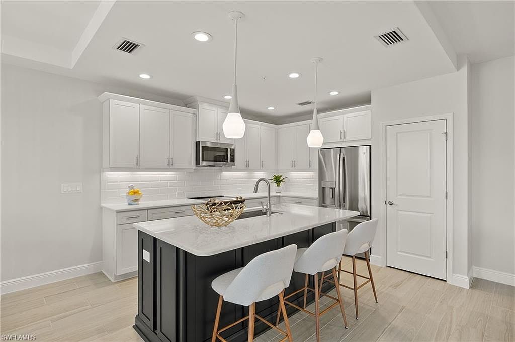 2647 Seychelles Cir UNIT 2203 Naples, FL 34112 - Thumbnail 5