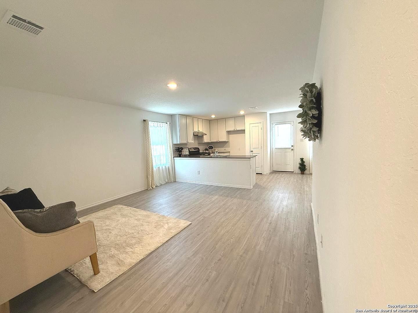 9024 James Bowie Seguin, TX 78155 - Thumbnail 5