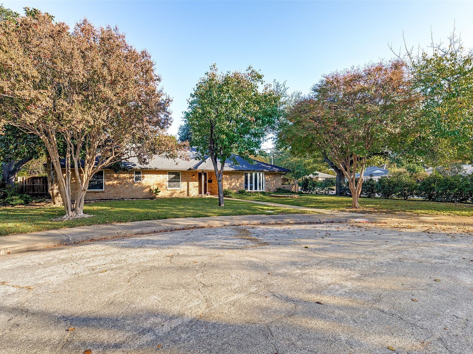 10008 Tim Tam Cir Dallas, TX 75229 - Thumbnail 5