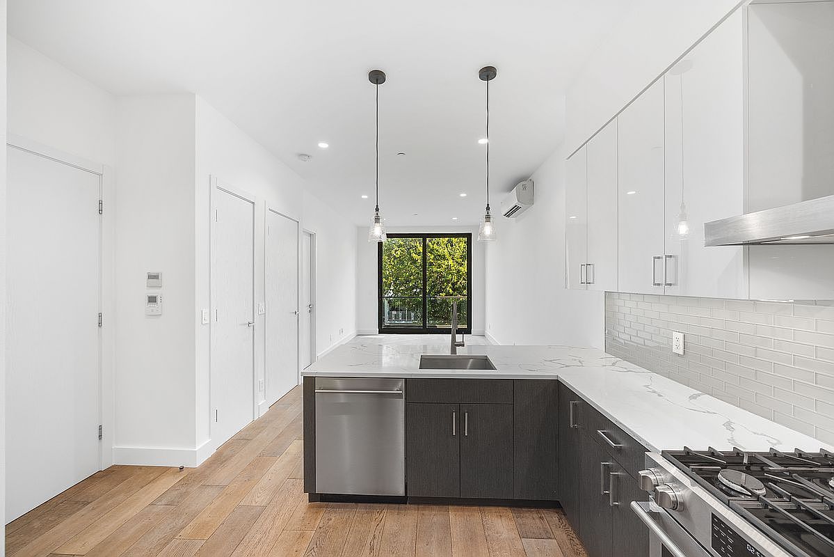 26-33 28th St #3B Astoria, NY 11102 - Thumbnail 5