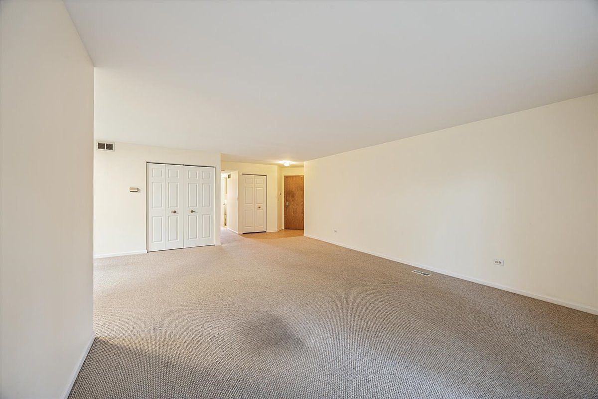 546 Banyon Ln APT B La Grange, IL 60525 - Thumbnail 5