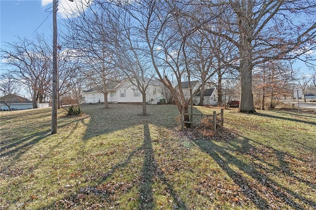 301 Walnut St Lathrop, MO 64465 - Thumbnail 5