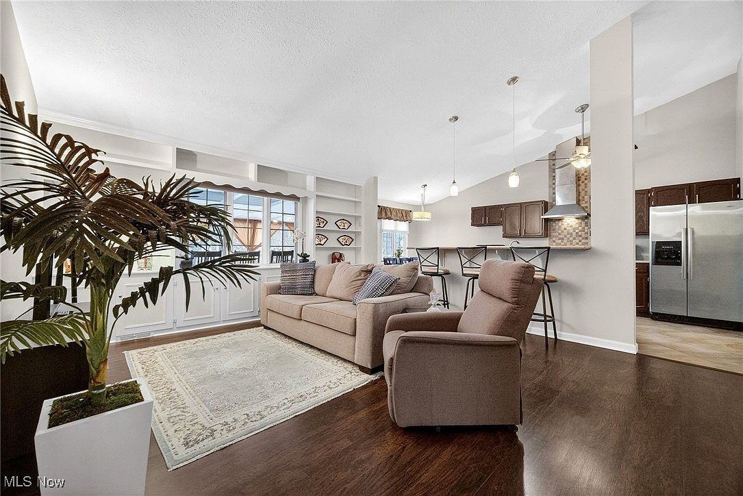 16375 Commons Oval Strongsville, OH 44136 - Thumbnail 5