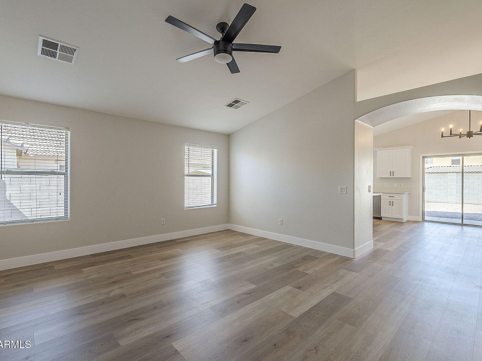 2518 W Carson Rd Phoenix, AZ 85041 - Thumbnail 5