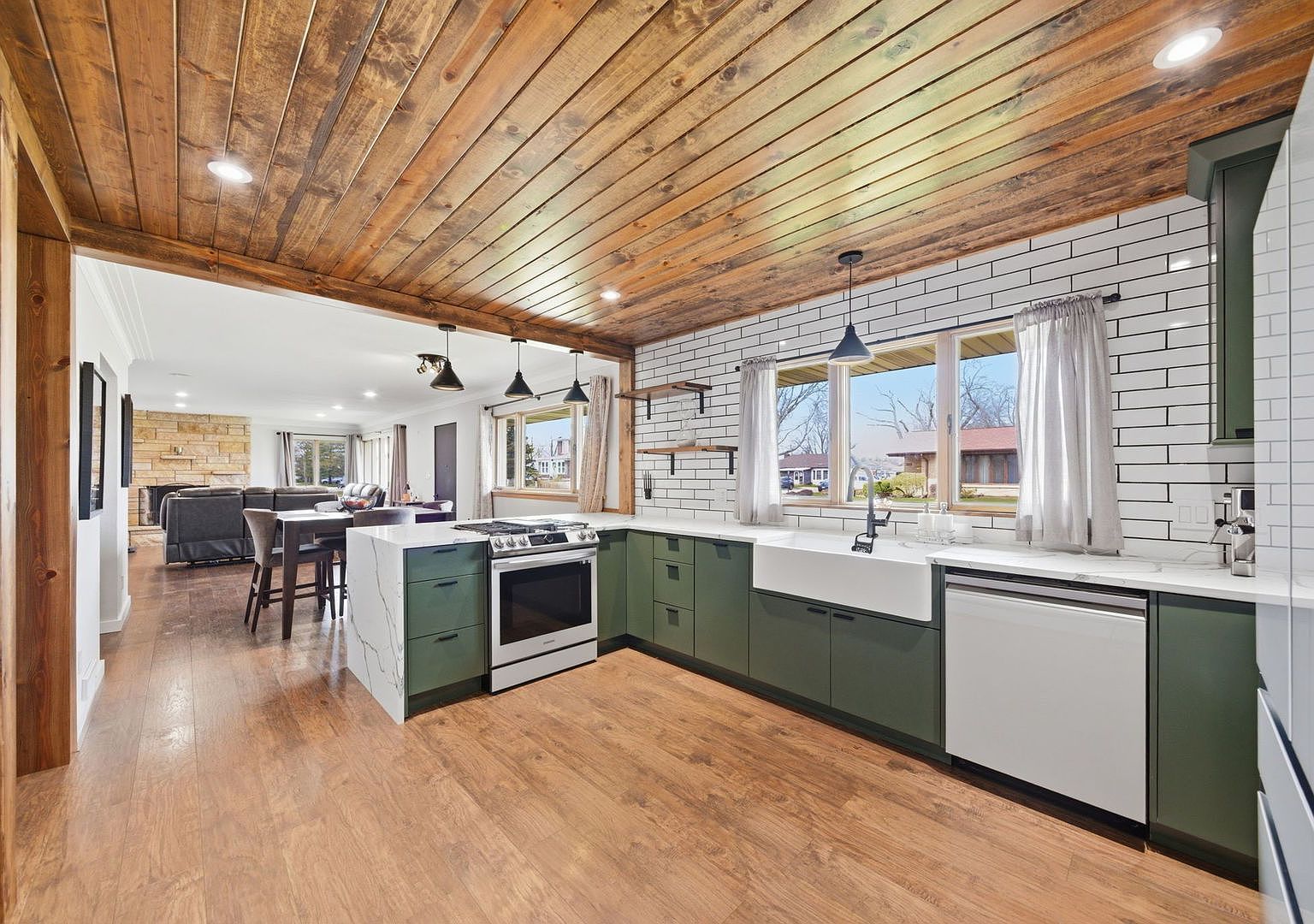 908 Curtis Ave Joliet, IL 60435 - Thumbnail 5