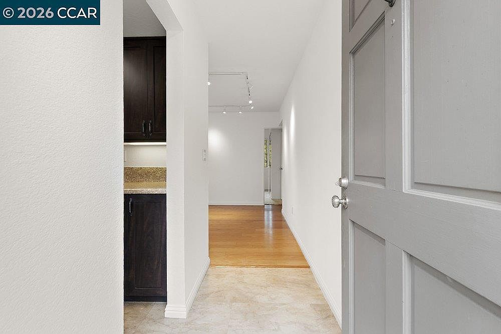 2535 Lucy Ln APT B Walnut Creek, CA 94595 - Thumbnail 5