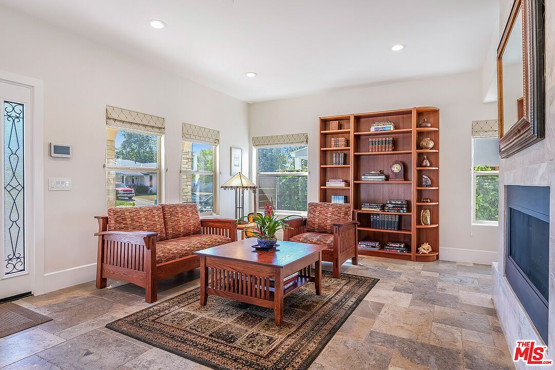 6411 W 85th St Los Angeles, CA 90045 - Thumbnail 5