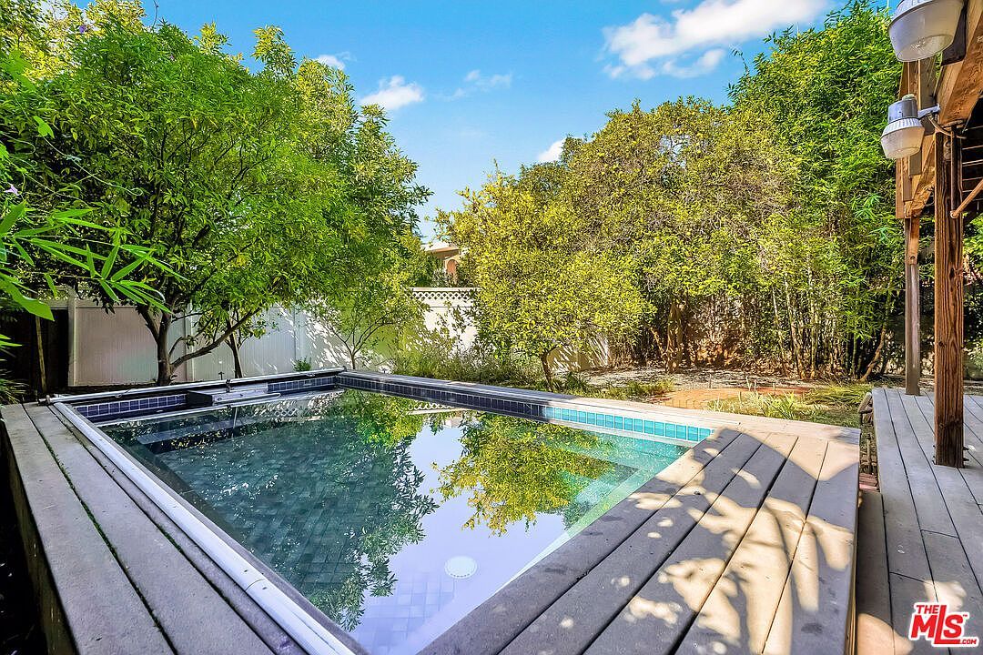 14903 Valley Vista Blvd Sherman Oaks, CA 91403 - Thumbnail 5