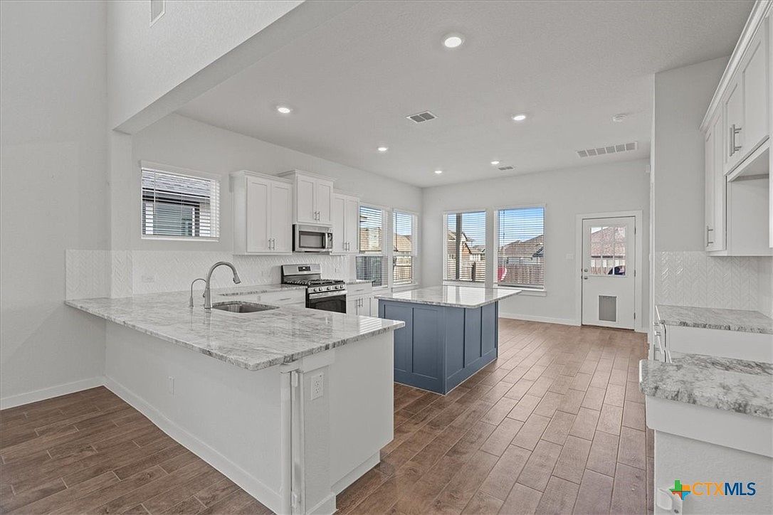 1027 Haystack New Braunfels, TX 78130 - Thumbnail 5