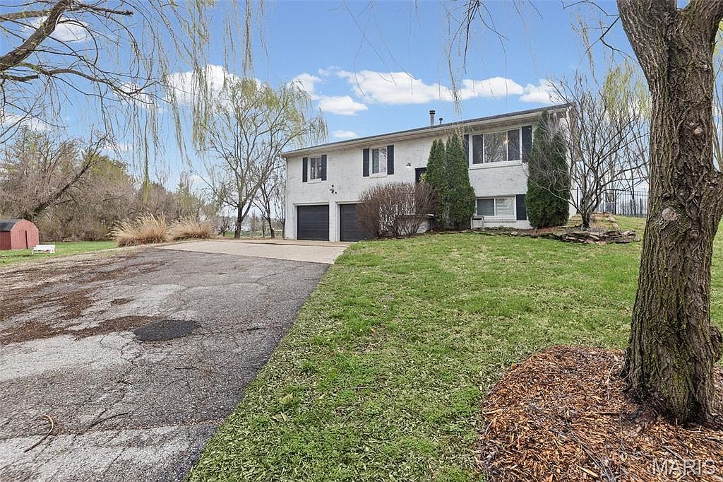 319 E Ingle Dr Glen Carbon, IL 62034 - Thumbnail 5