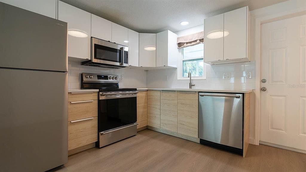 2237 Michele Dr Sarasota, FL 34231 - Thumbnail 5