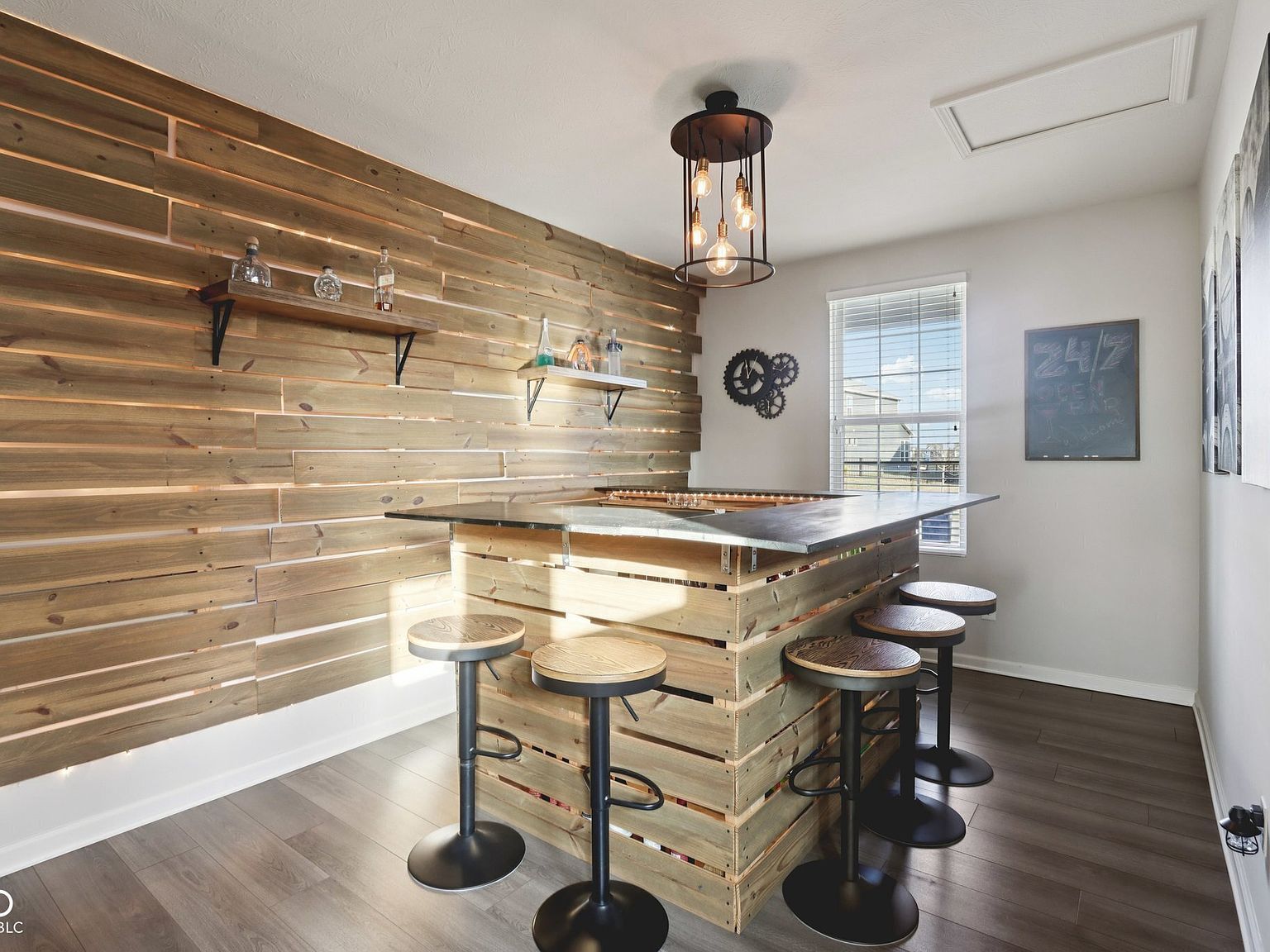 15437 Eastpark Cir W Fishers, IN 46037 - Thumbnail 5