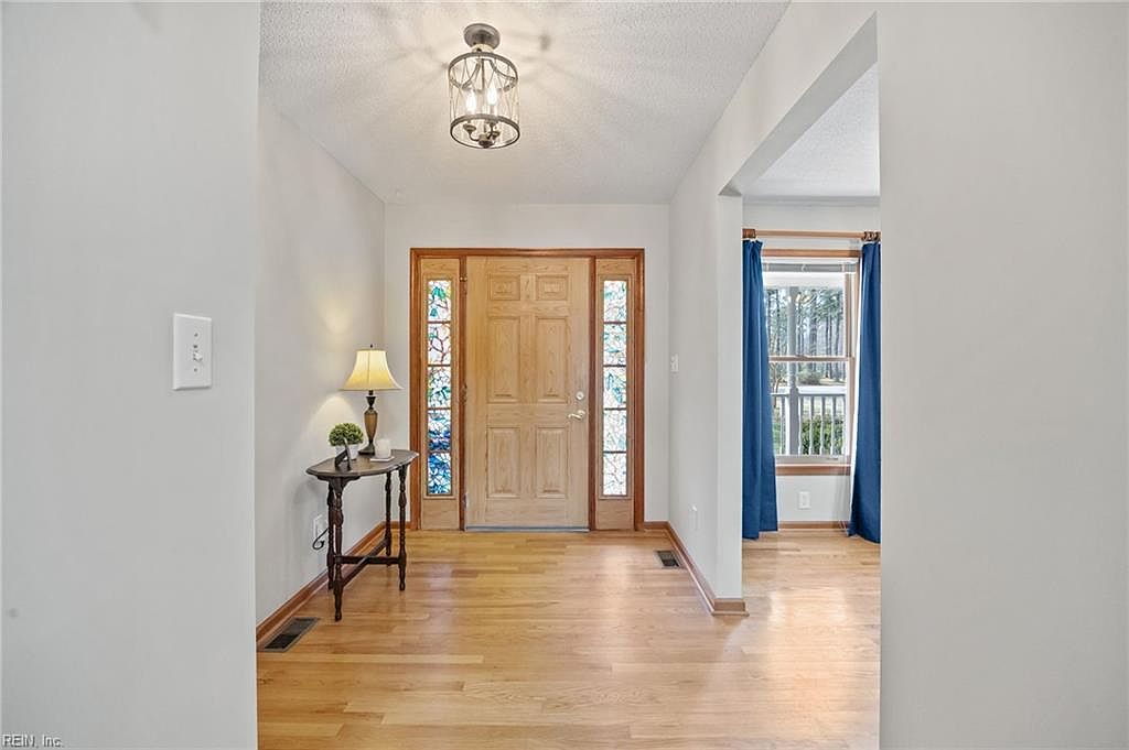 100 Minton Way Smithfield, VA 23430 - Thumbnail 5