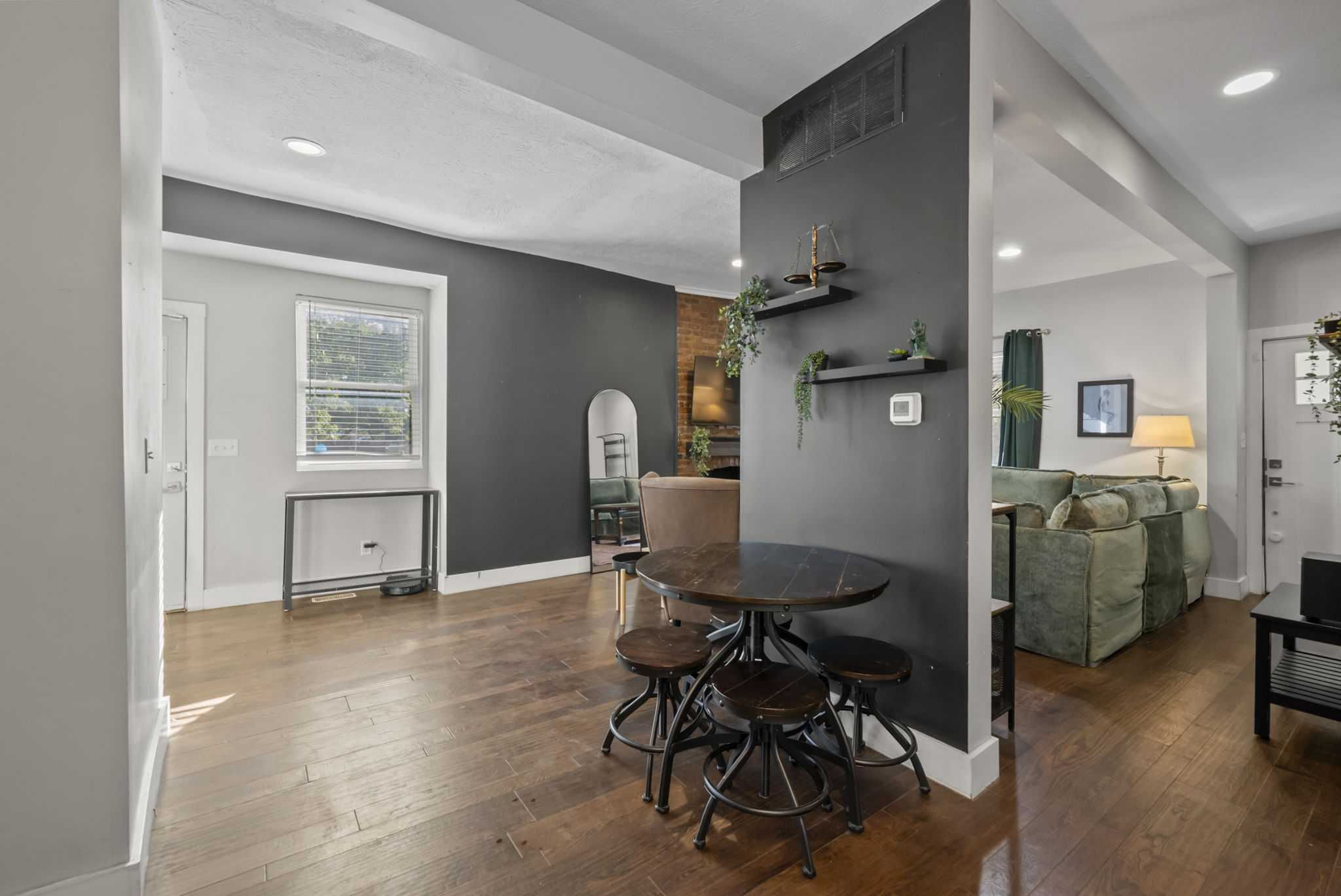 1046 East Cherry Street, Columbus, OH, USA - Thumbnail 5