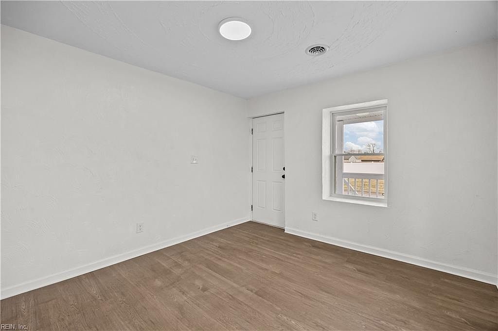 305 Pleasant St Suffolk, VA 23434 - Thumbnail 5