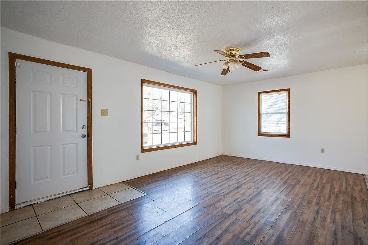 4462 S Hemlock Ave Wichita, KS 67216 - Thumbnail 5