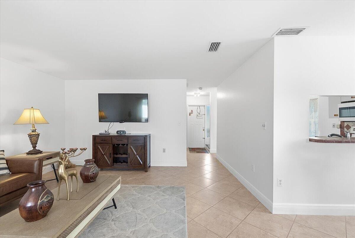 11140 SW 11th Pl Davie, FL 33324 - Thumbnail 5