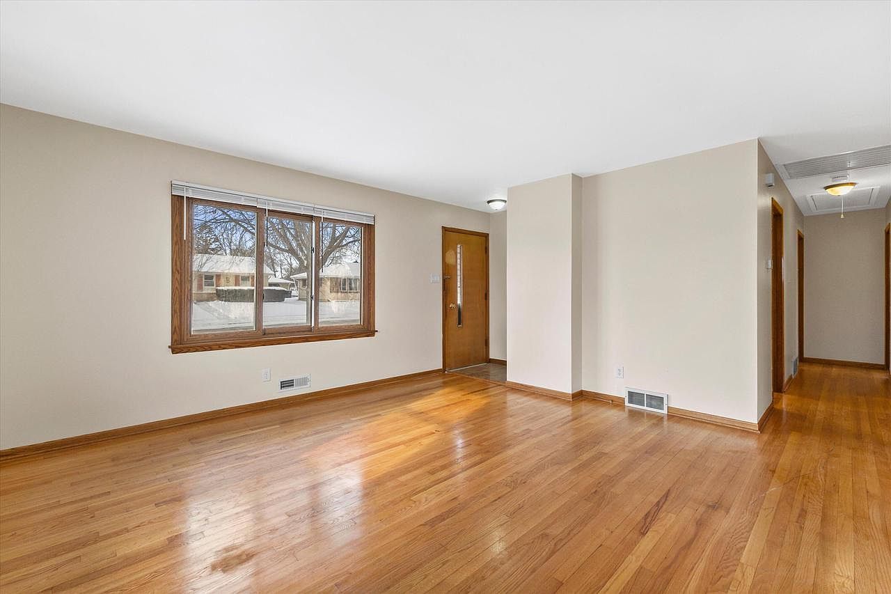 5944 S Swift Ave Cudahy, WI 53110 - Thumbnail 5