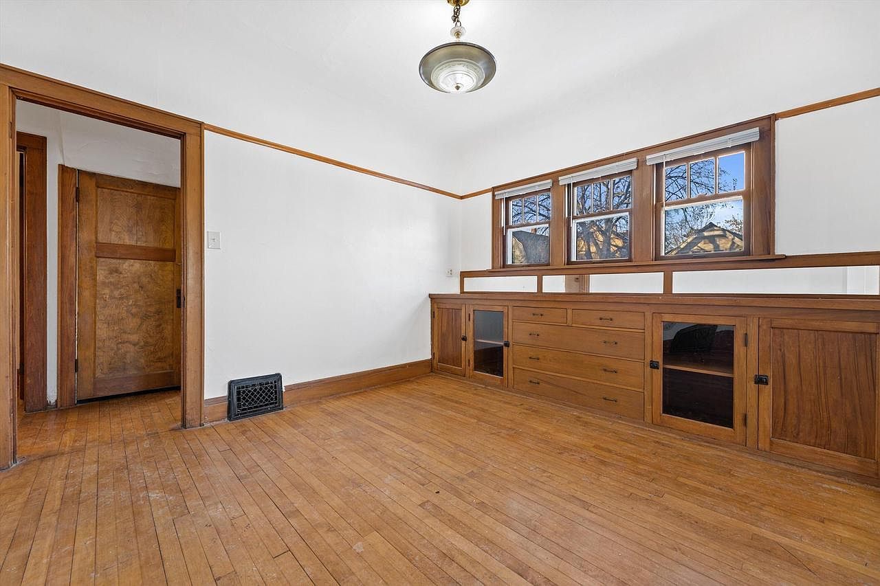 1603 E Hampshire St Milwaukee, WI 53211 - Thumbnail 5