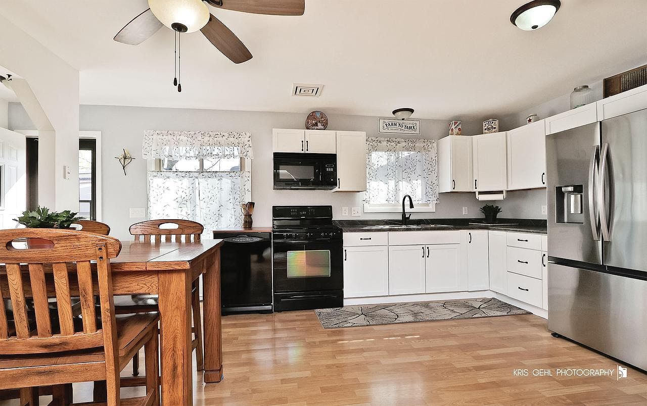 26505 104th St Trevor, WI 53179 - Thumbnail 5