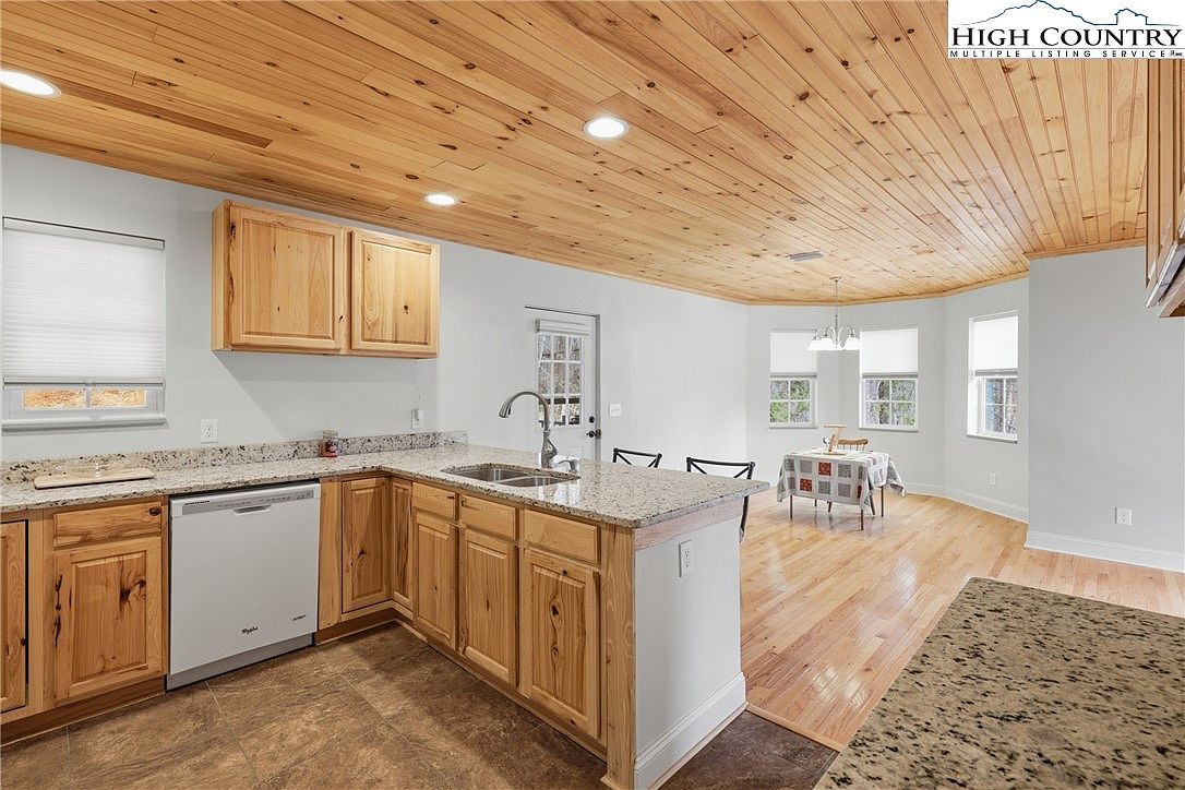 424 McKinley Ridge Rd Lansing, NC 28643 - Thumbnail 5