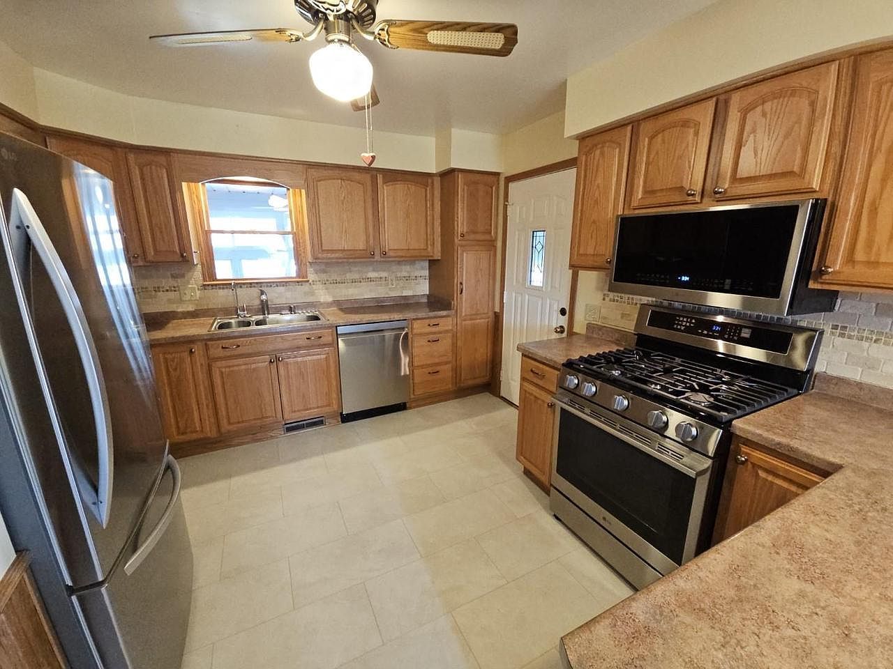 7240 Maywood Ave Middleton, WI 53562 - Thumbnail 5
