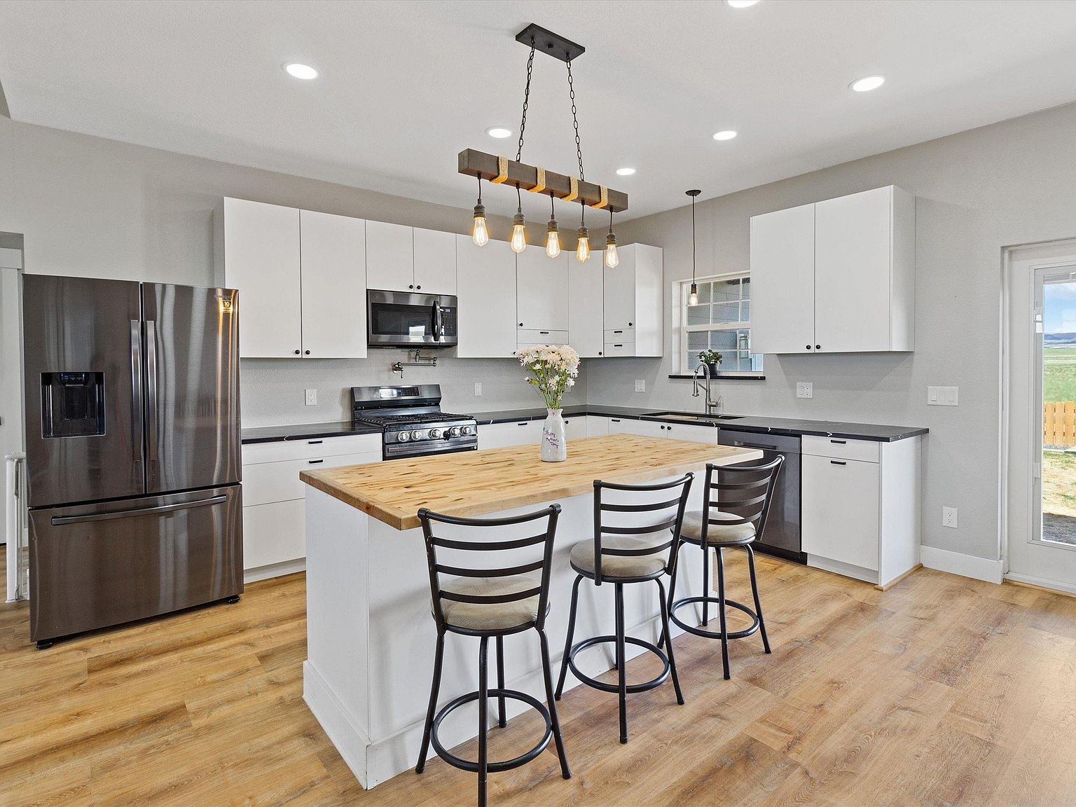 5935 Bastion Rd Laramie, WY 82070 - Thumbnail 5
