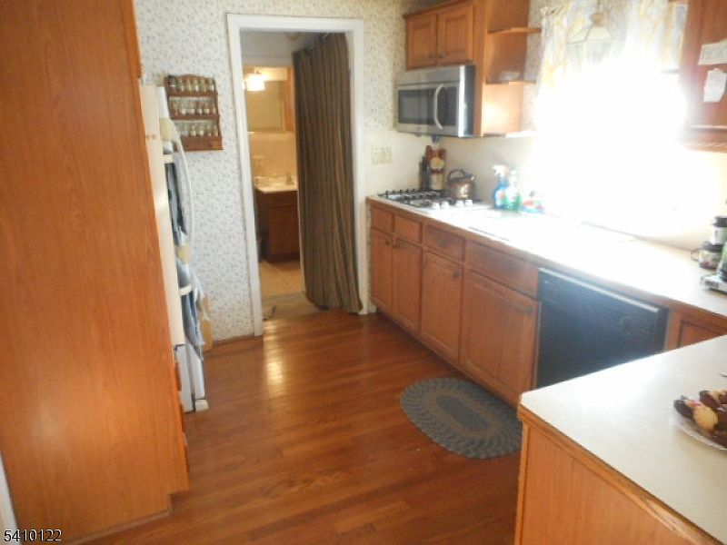 52 E Sumner Ave Roselle Park, NJ 07204 - Thumbnail 5