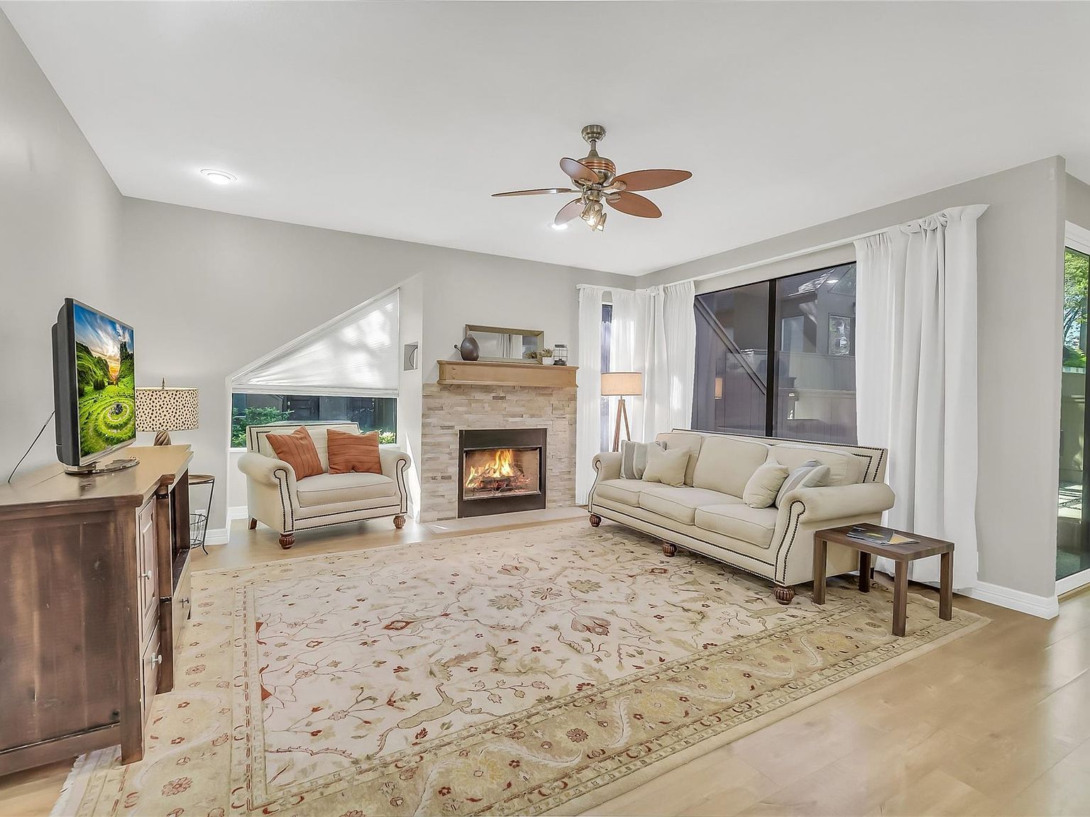 271 Litchfield Ln Houston, TX 77024 - Thumbnail 5