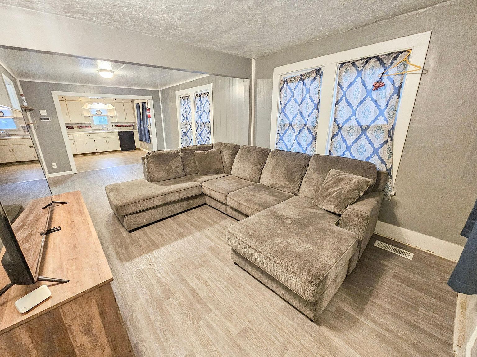 606 W Main St Marshall, MN 56258 - Thumbnail 5