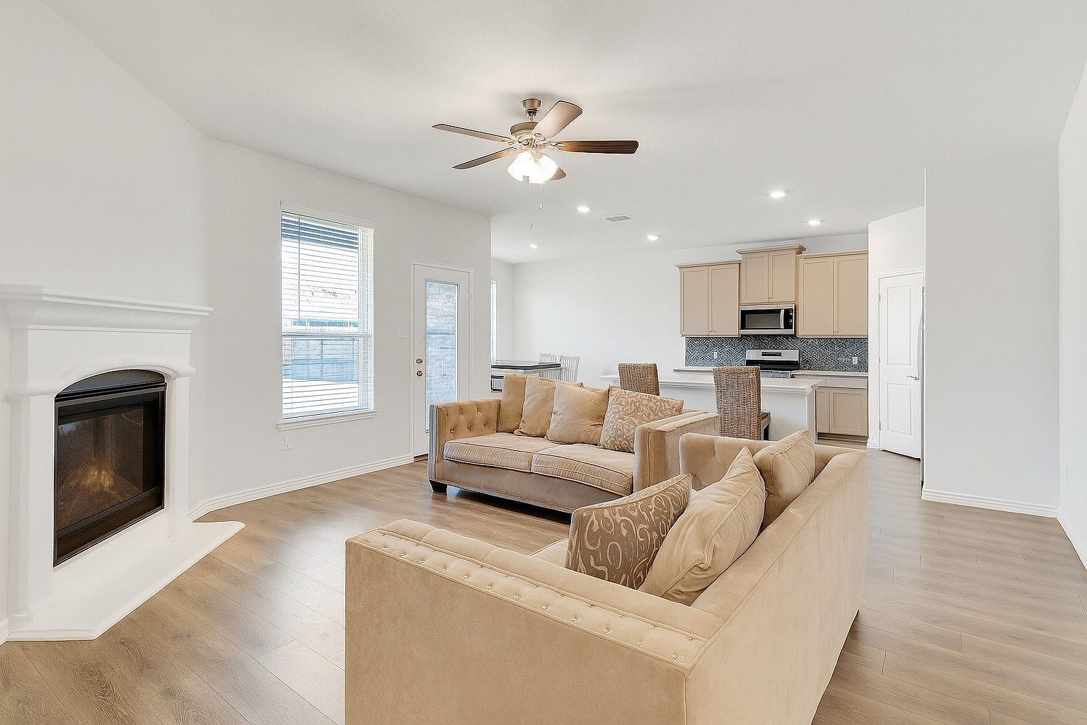 10407 Twisting Springs Dr Aubrey, TX 76227 - Thumbnail 5