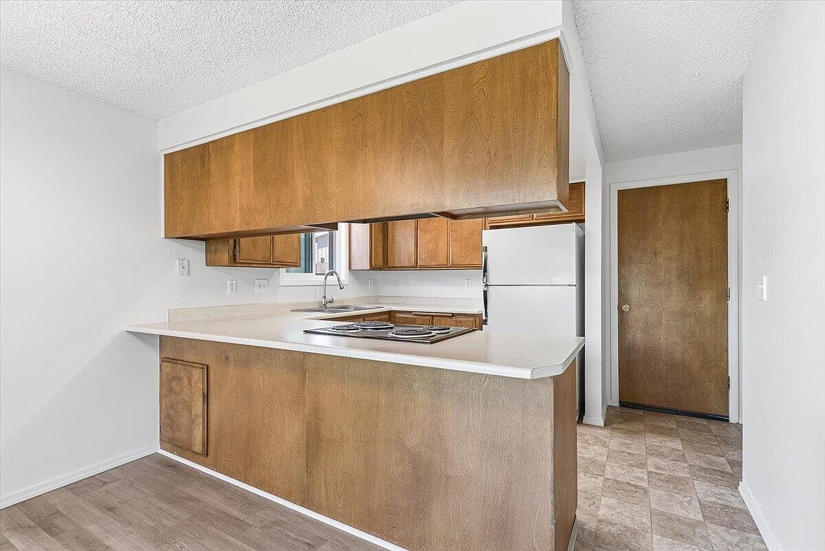 3167 Delta Waters Rd Medford, OR 97504 - Thumbnail 5