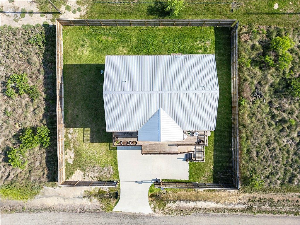 568 W Post Oak Ln Rockport, TX 78382 - Thumbnail 5