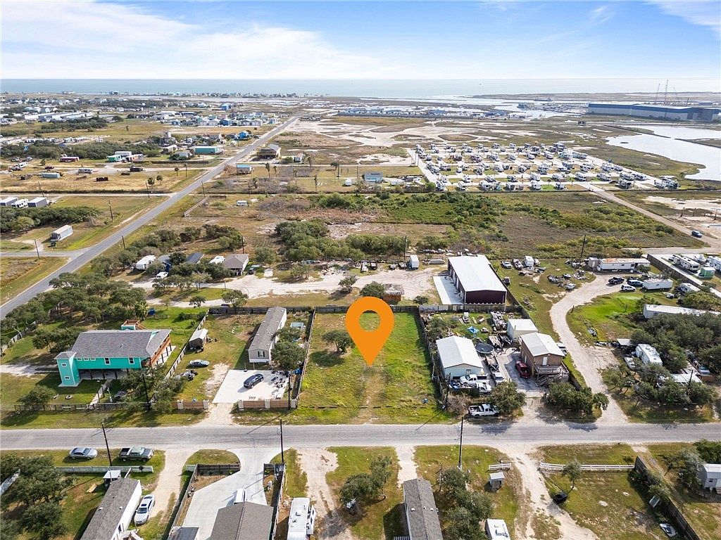 2124 Fort Worth St Rockport, TX 78382 - Thumbnail 5