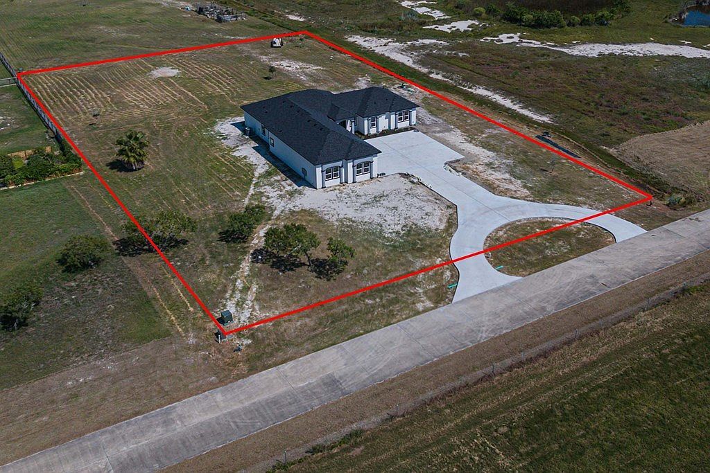 104 Windcrest Ln Rockport, TX 78382 - Thumbnail 5