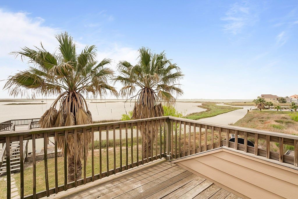 1022 Cape Velero Dr Rockport, TX 78382 - Thumbnail 5