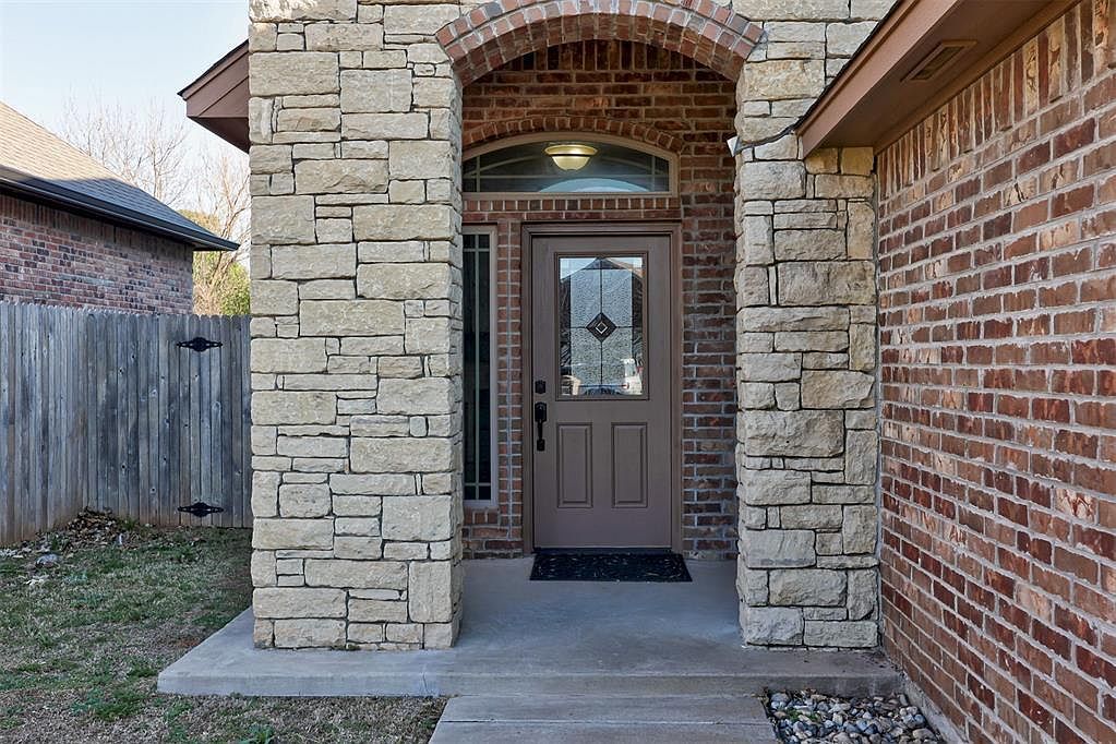 11933 SW 17th St Yukon, OK 73099 - Thumbnail 5