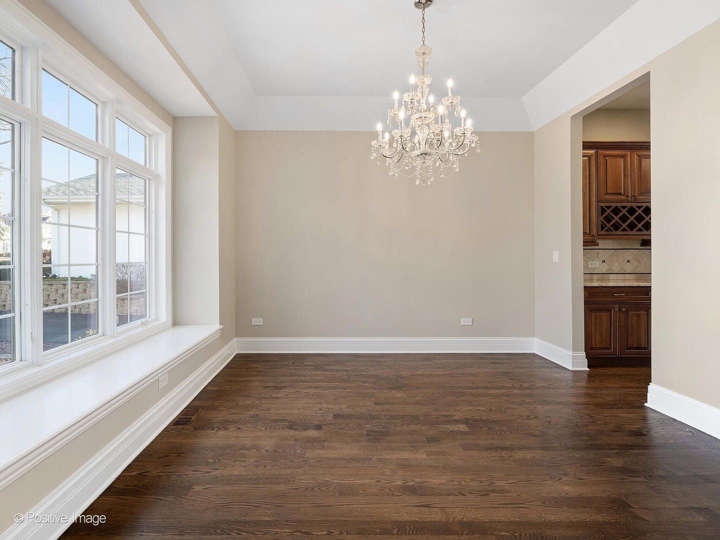 212 Holmes Ave Clarendon Hills, IL 60514 - Thumbnail 5