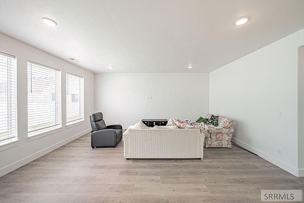 2926 Curlew Dr Ammon, ID 83401 - Thumbnail 5