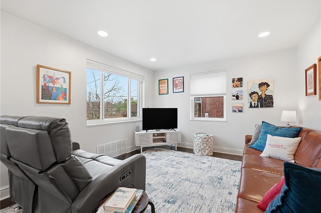 317 Newburn Dr Pittsburgh, PA 15216 - Thumbnail 5