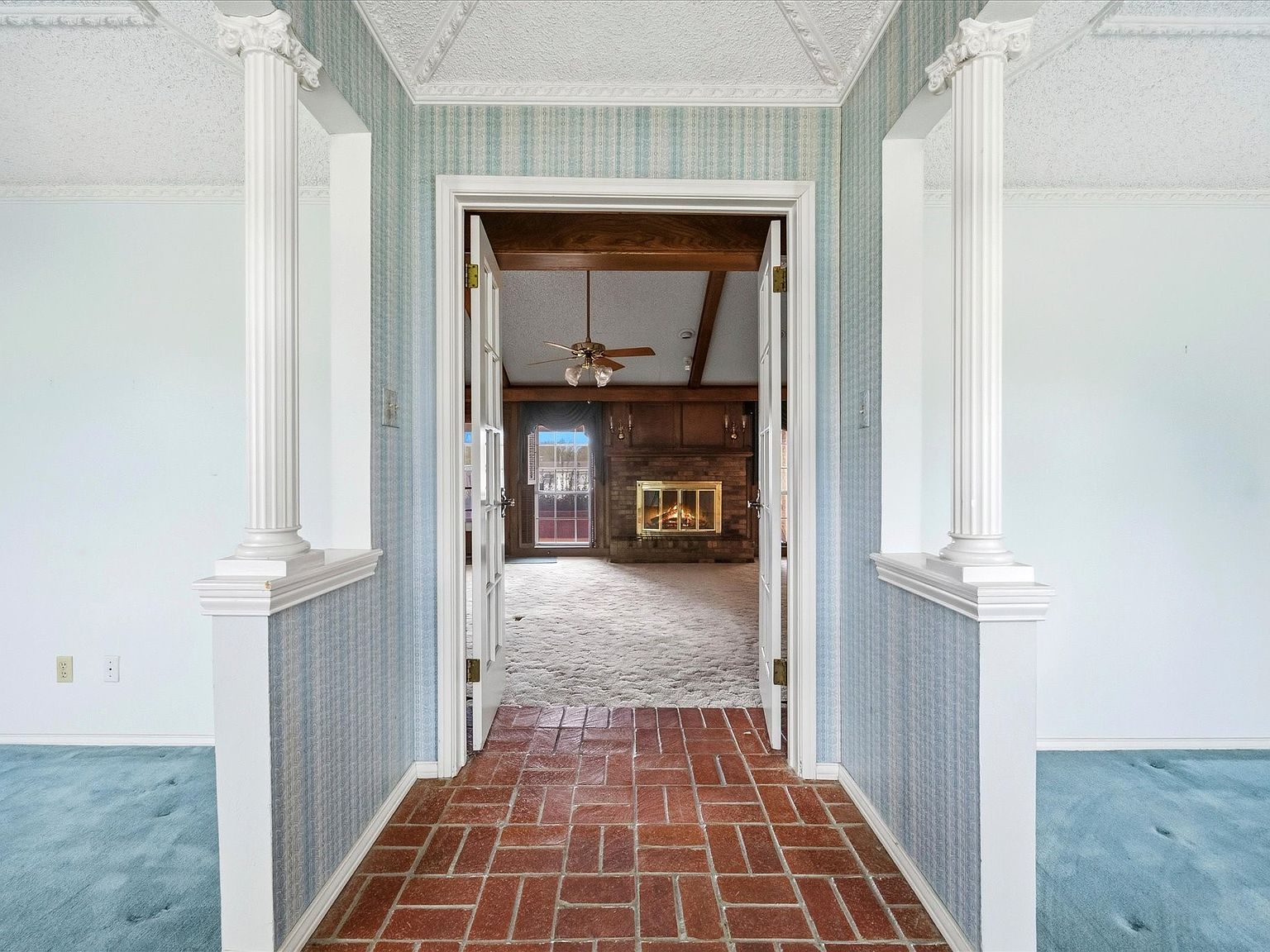 1309 Briar Hollow Ln Garland, TX 75043 - Thumbnail 5