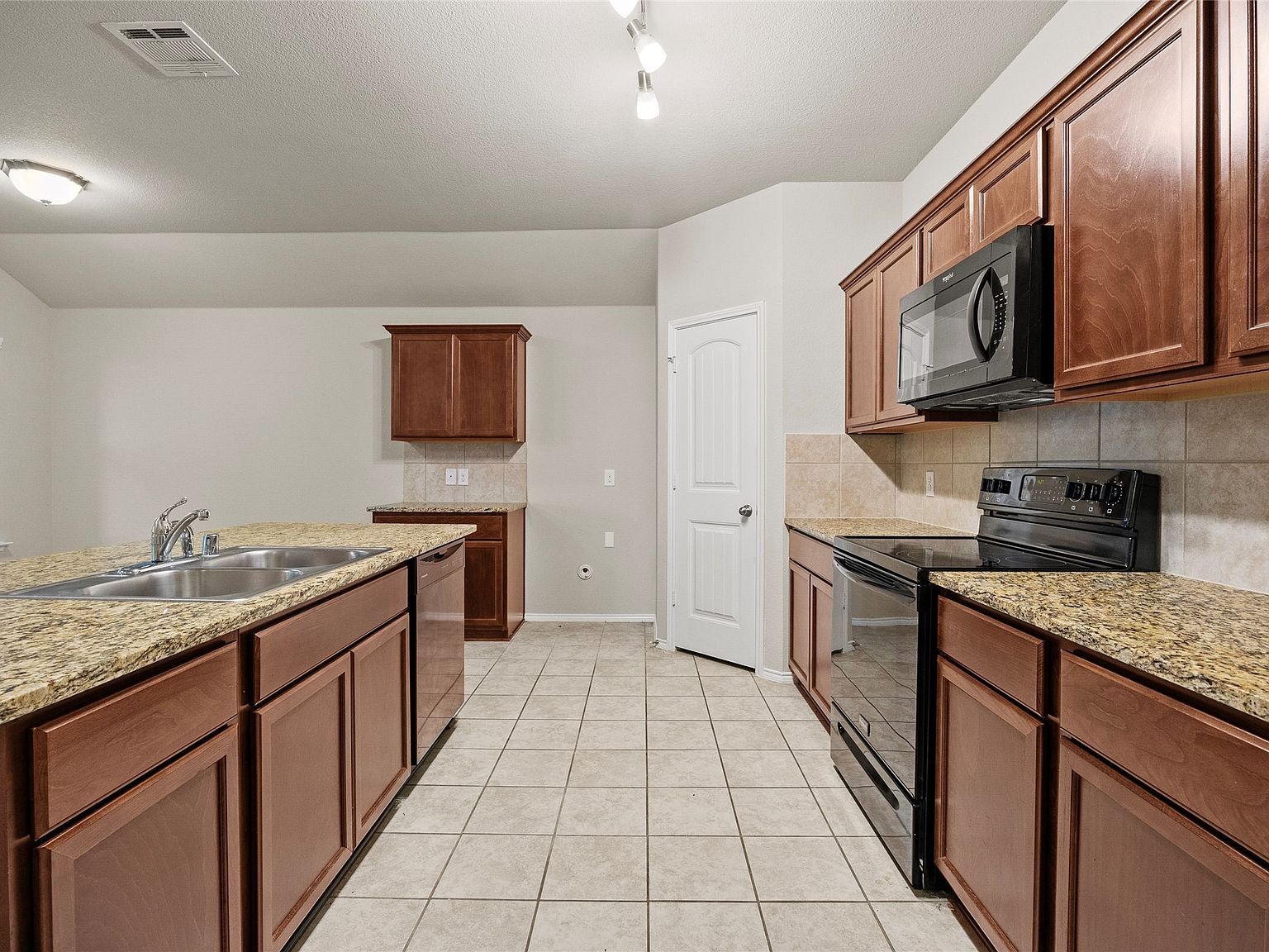 2492 Saldana Dr Fate, TX 75189 - Thumbnail 5