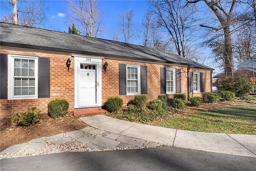 224 Lake Dr E Thomasville, NC 27360 - Thumbnail 5