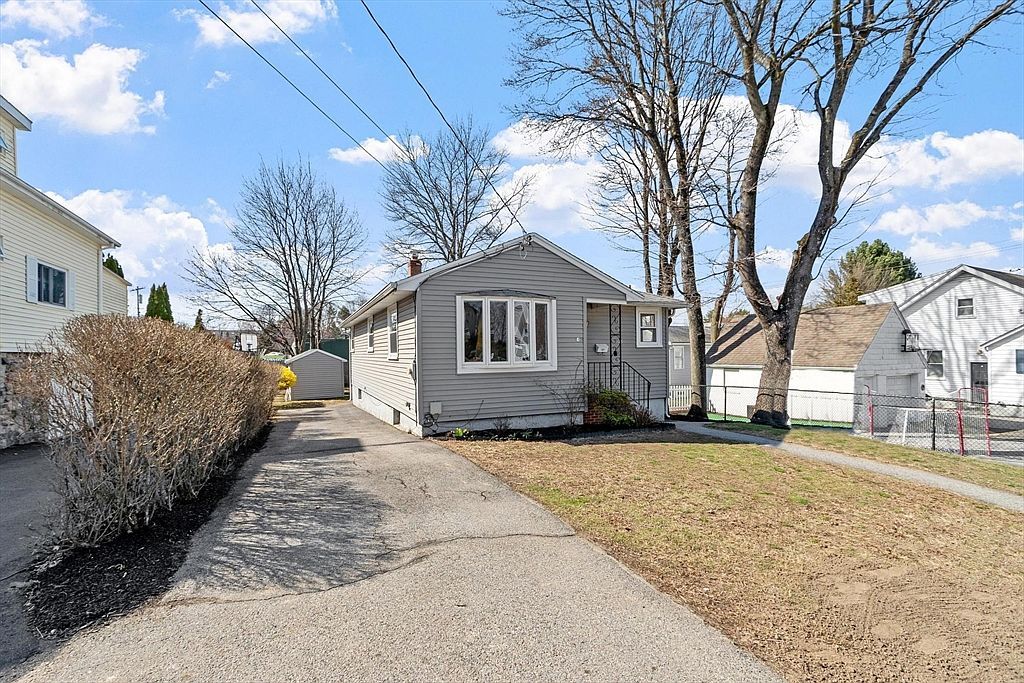 28 Hibiscus Ave Waltham, MA 02451 - Thumbnail 5