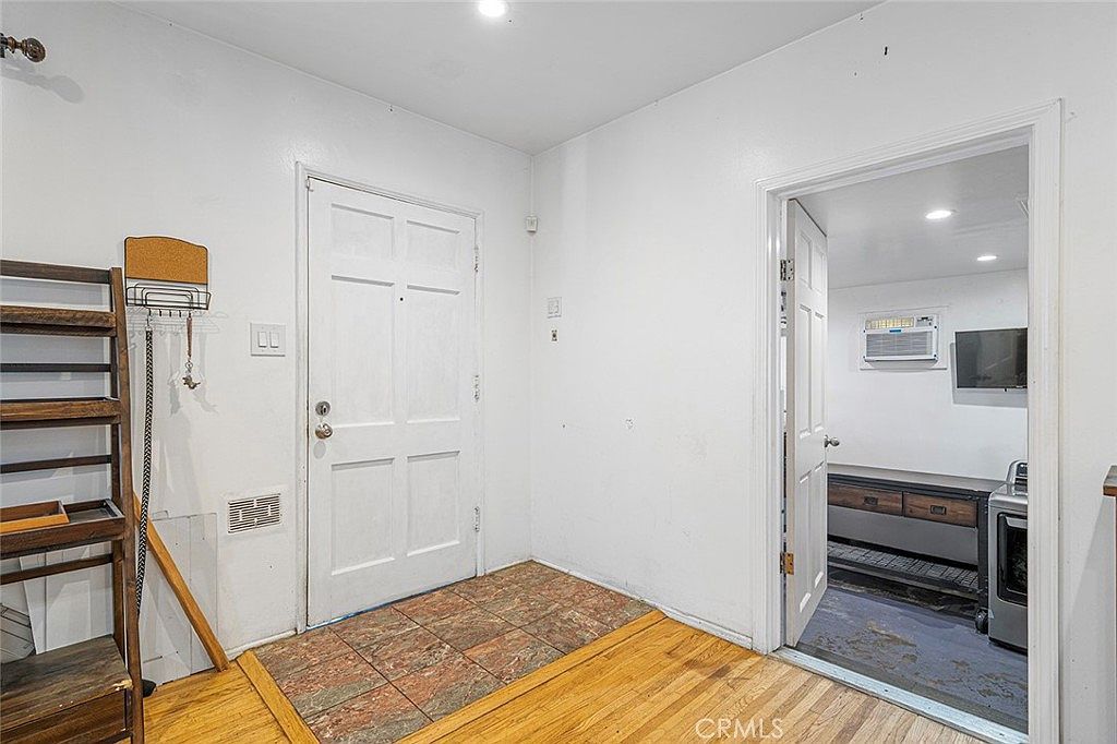 14603 S Aprilia Ave Compton, CA 90220 - Thumbnail 5