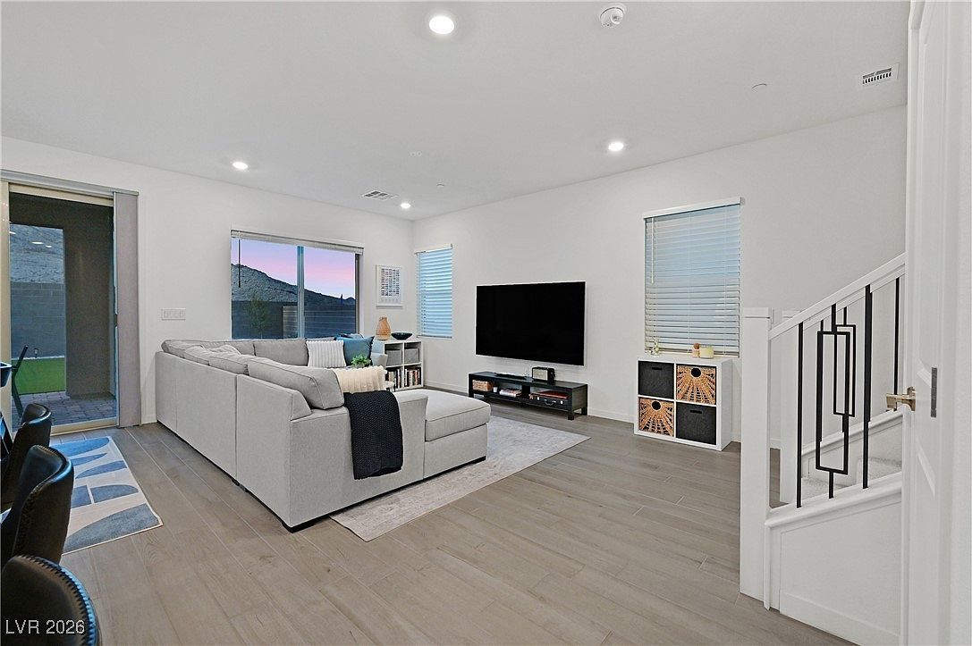 11636 Desert Hollow Ave Las Vegas, NV 89138 - Thumbnail 5