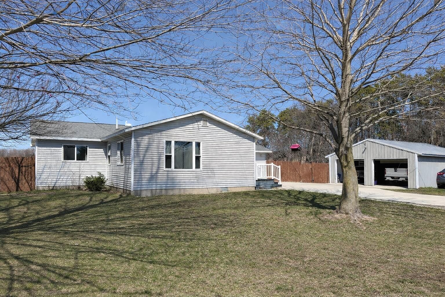 1422 E Chauvez Rd Scottville, MI 49454 - Thumbnail 5