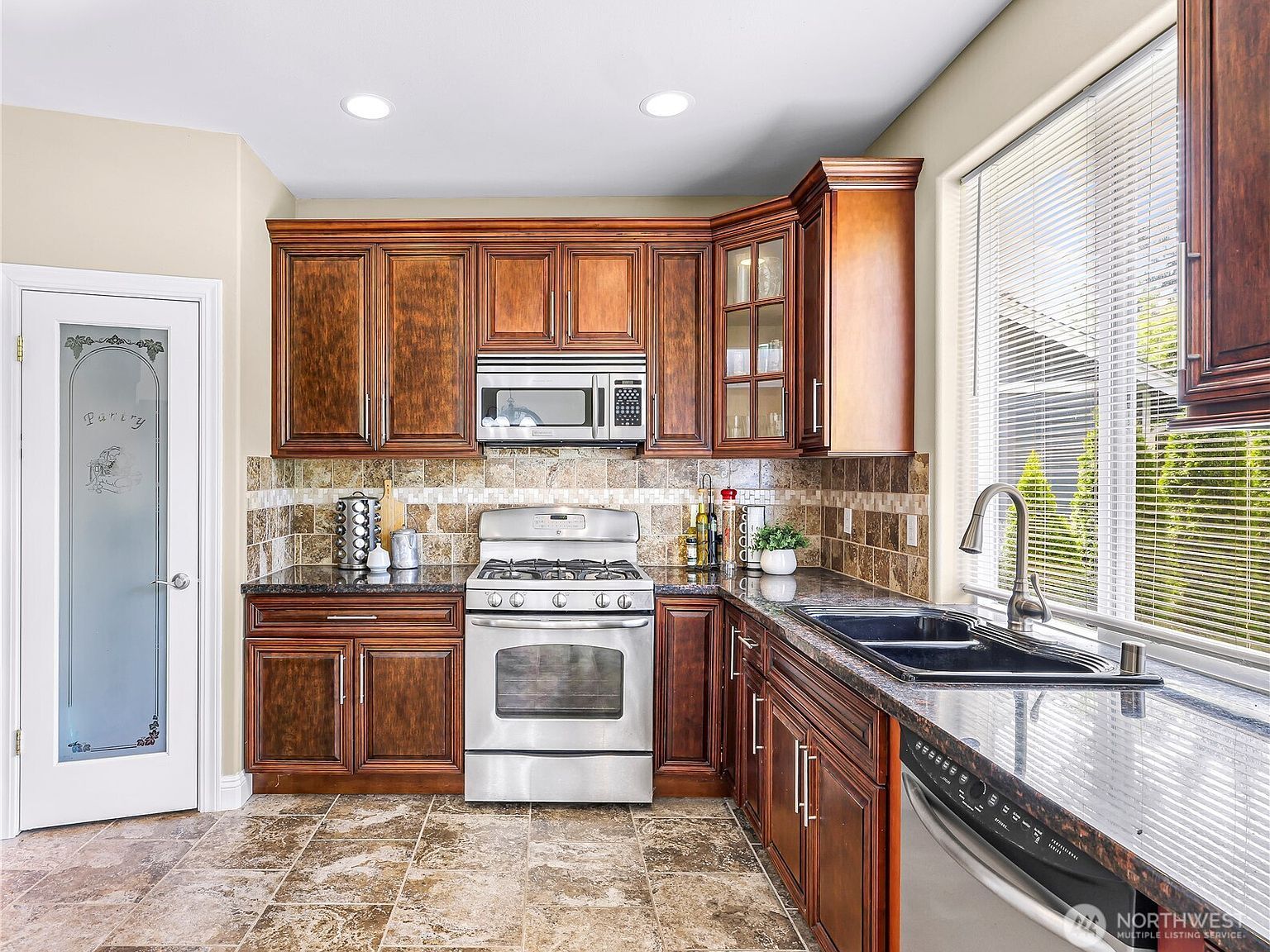 7911 Oregon Trl Maple Falls, WA 98266 - Thumbnail 5