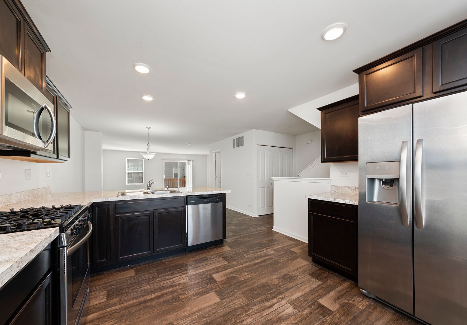 2307 Upland Rd Hampshire, IL 60140 - Thumbnail 5