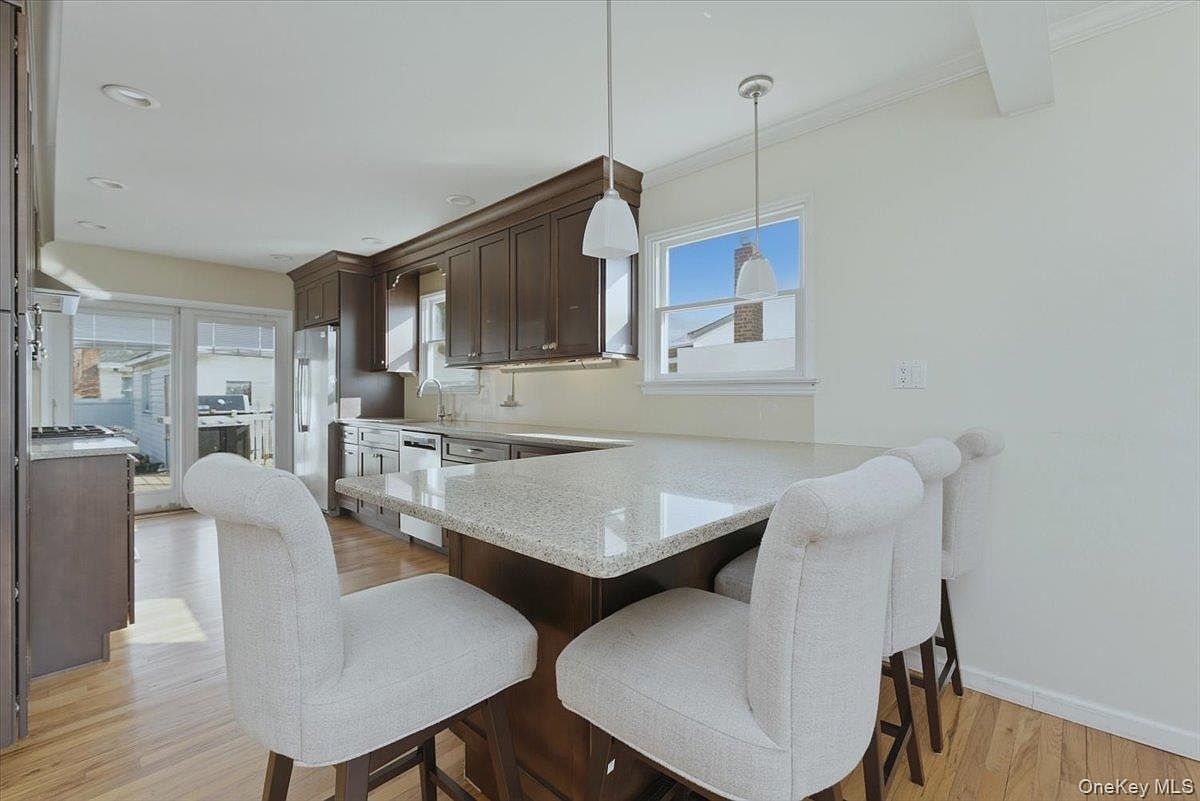 308 Moore Ave Oceanside, NY 11572 - Thumbnail 5